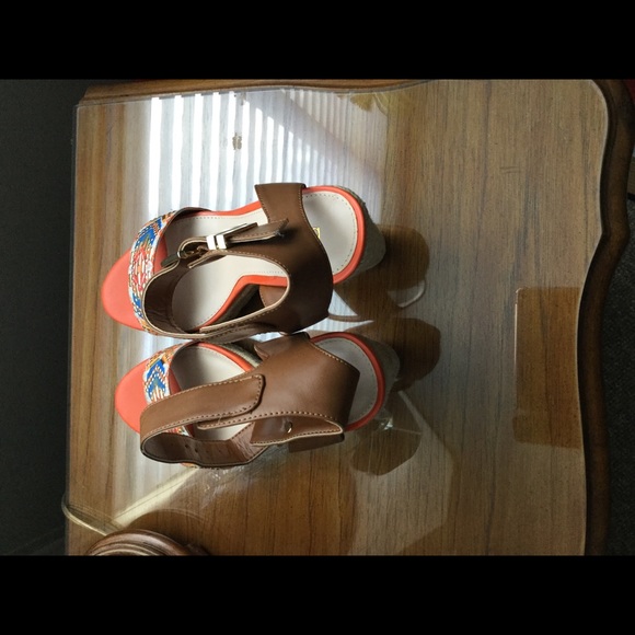 Sandals - Picture 4 of 4